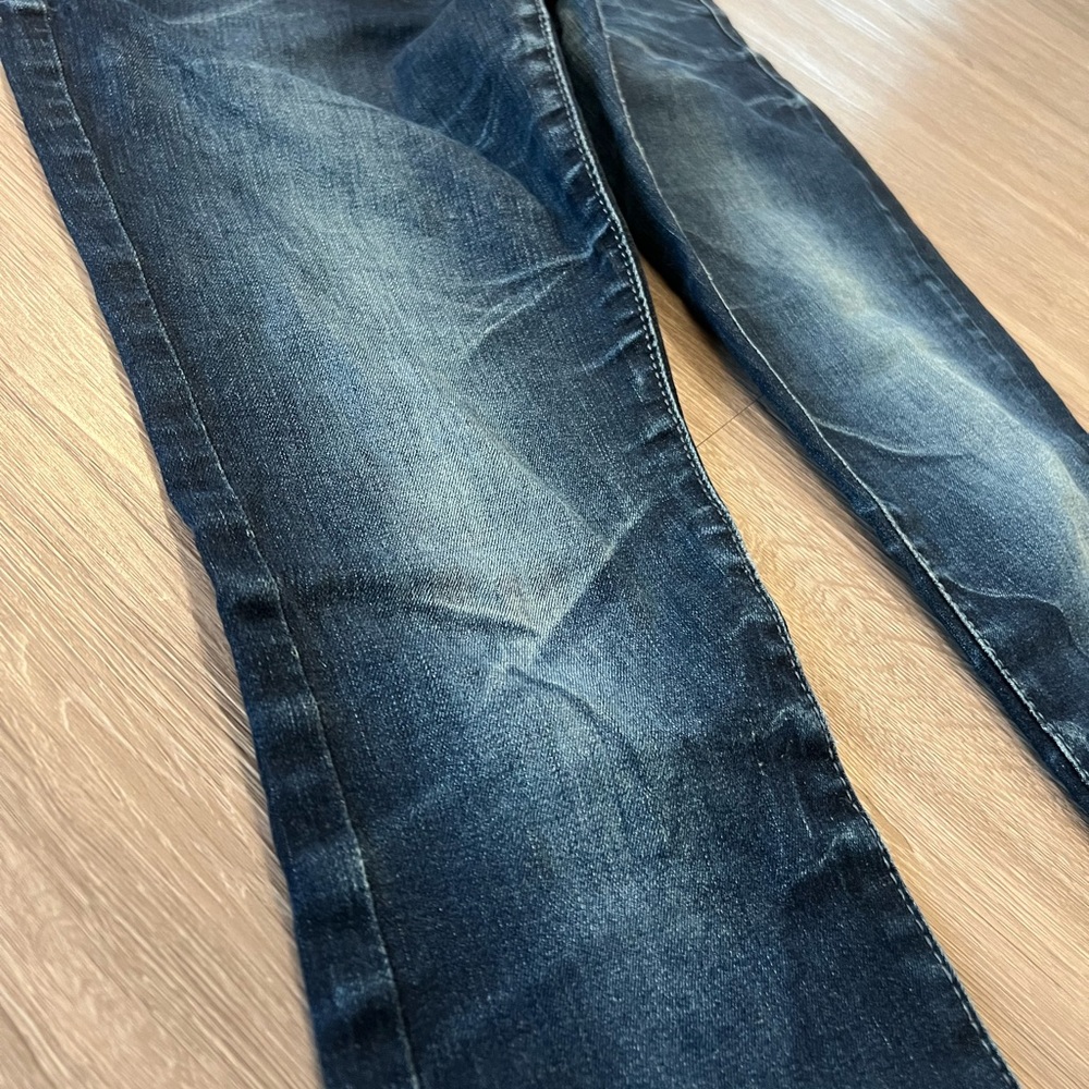 Guess Jeans - Picture 4 of 16